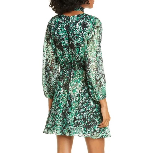 ALICE + OLIVIA Rita Blouson Long Sleeve Dress - Picture 3 of 6